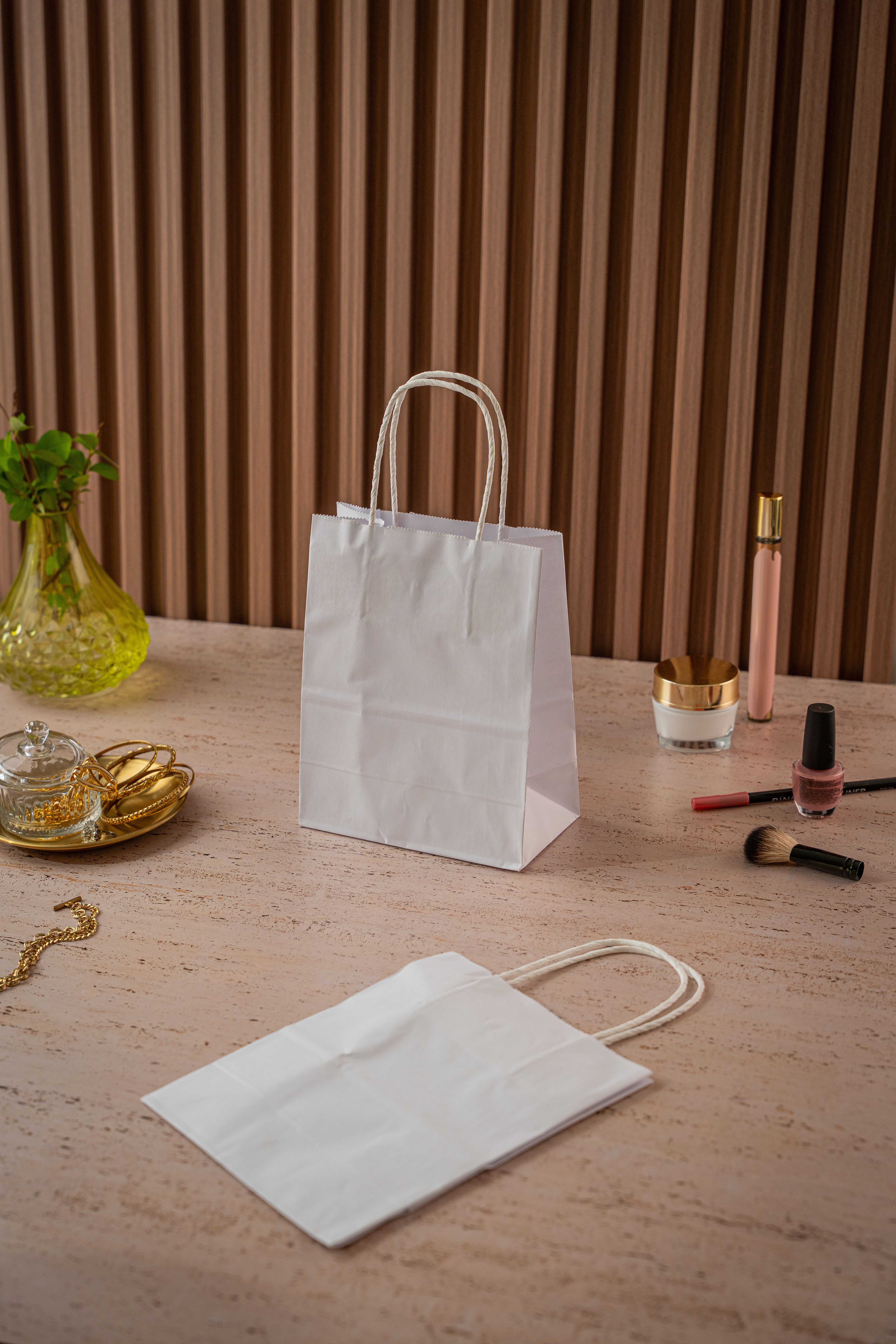 BOLSA BOUTIQUE PAPEL BLANCA 16.5*9.5*21CM *UNID