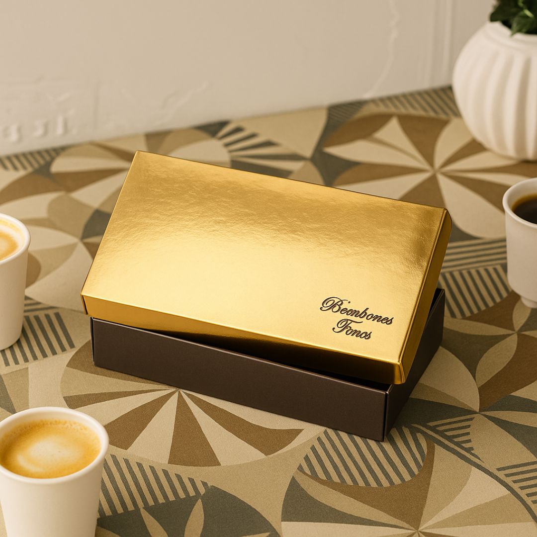 CAJA BOMBONES FINOS DORADA CON TAPA DORADA.1KG (14*24*5CM) *UNID