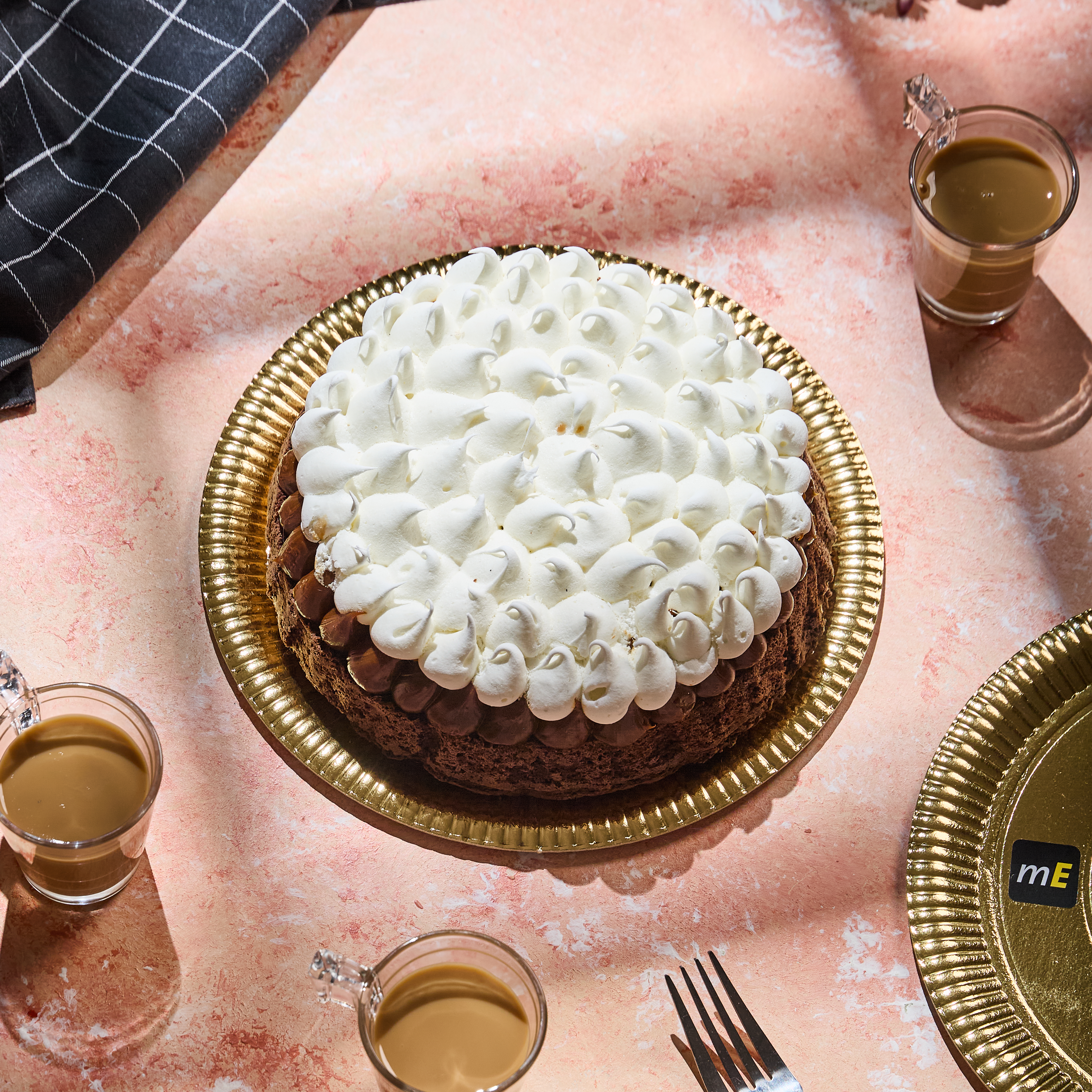 PLATO DORADO CARTON REDONDO 16CM *10UNID