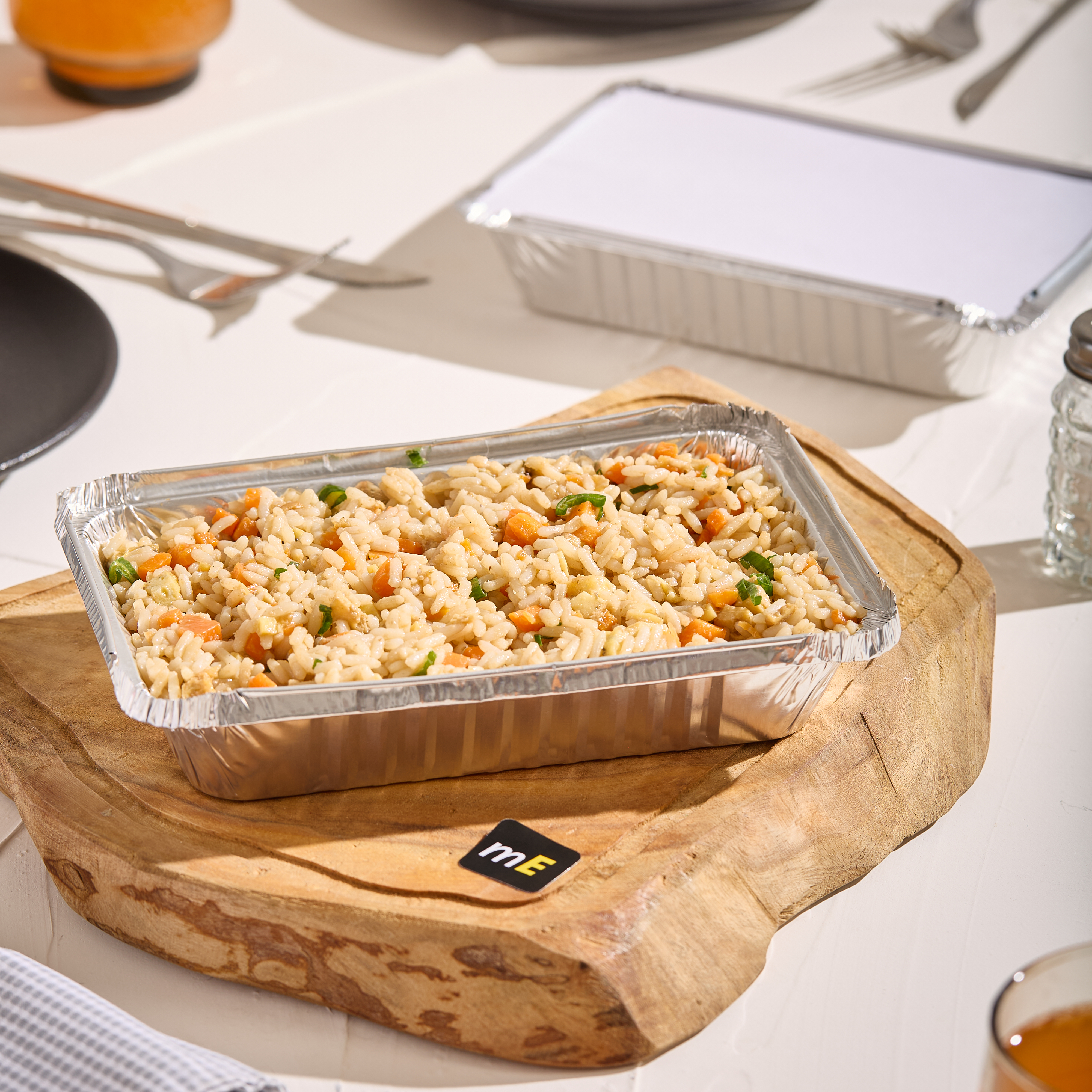 BANDEJA ALUMINIO DARNEL (PACK*10UNID).24OZ C/TAPA (700ML) (13.8*20.6*3.3CM) *PACK