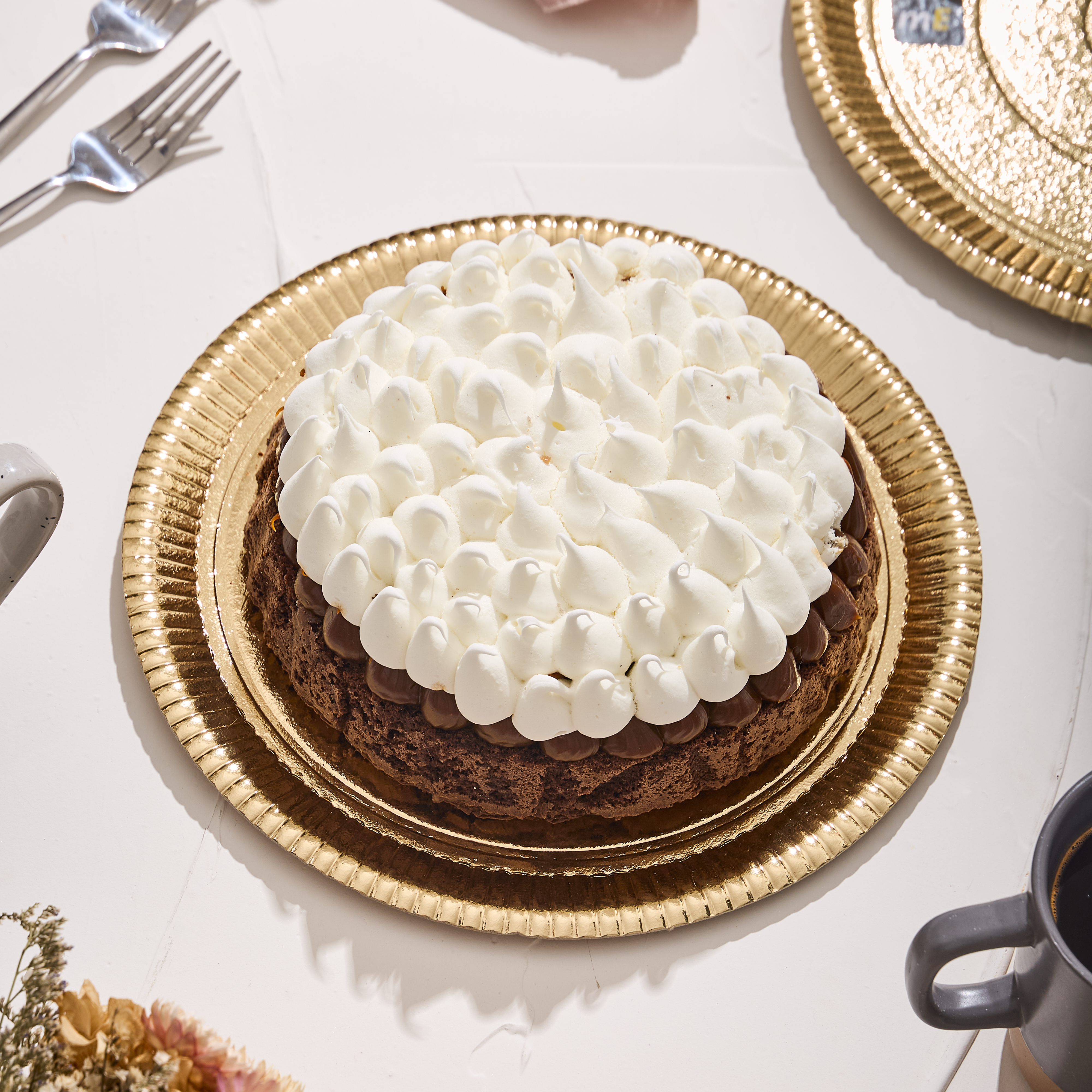 PLATO DORADO CARTON REDONDO 26CM *10UNID