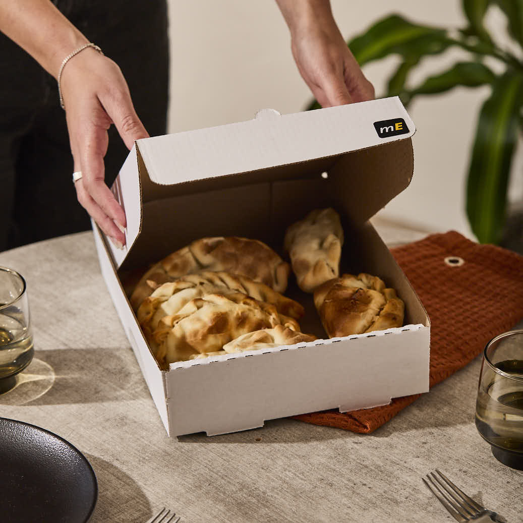 CAJA MICRO CARTON BLANCO/MARRON (20*26.5*6CM) (1 DOC. EMPANADAS) *100UNID.