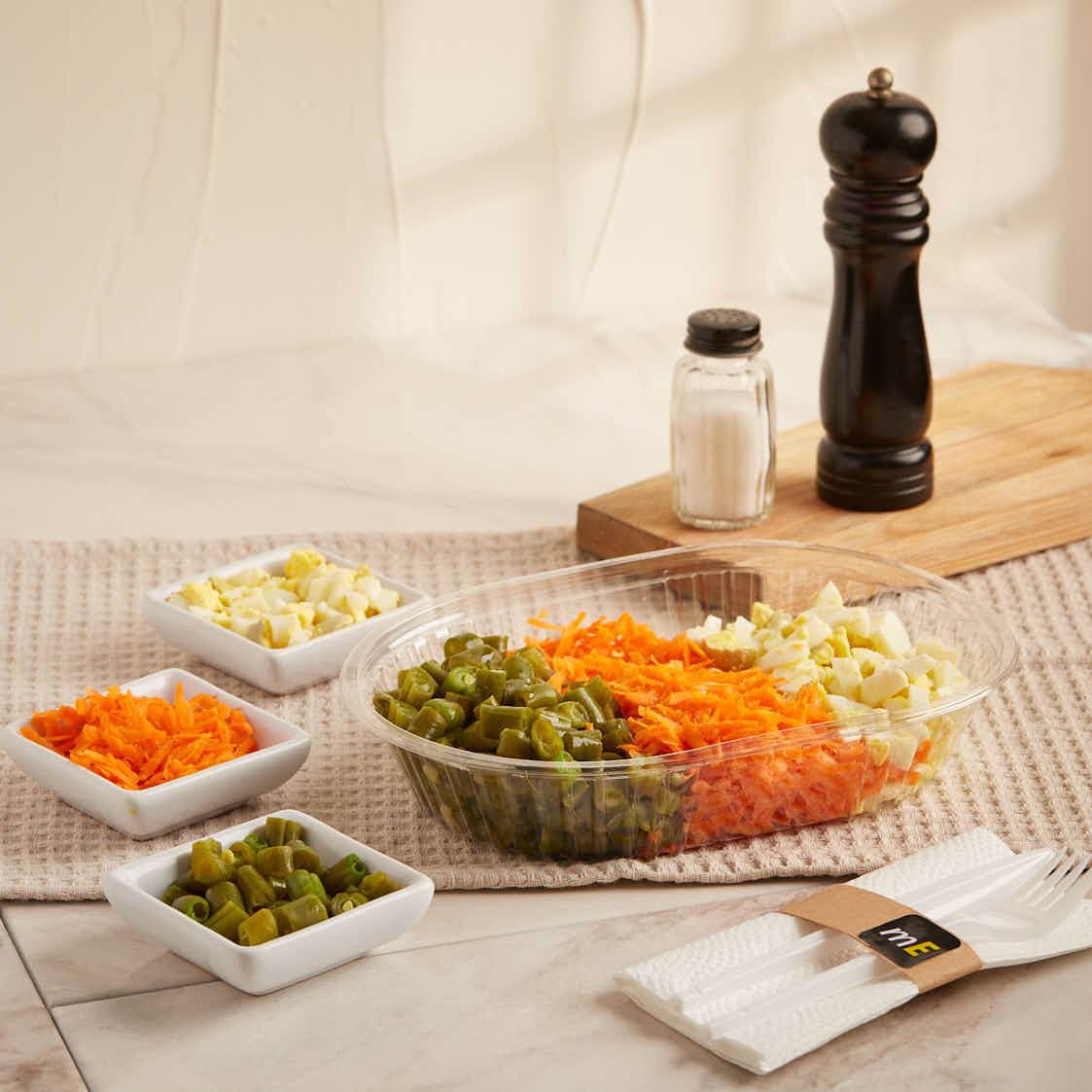 BANDEJA PET CRISTAL COTNYL Nº105 OVAL (17*23*5CM) (TB105OV) *100UNID