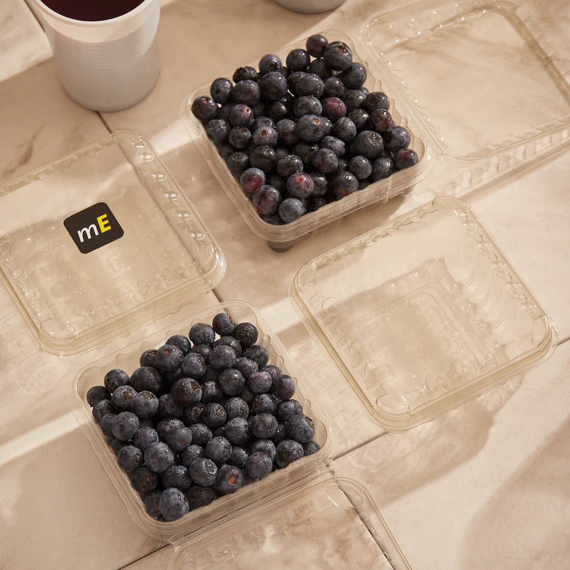 CUBETA FRUTIHORTICOLA CLAMSHELL 125GRS PET PERF.(M2937BX) (10*10*4.2CM) *100 UNID