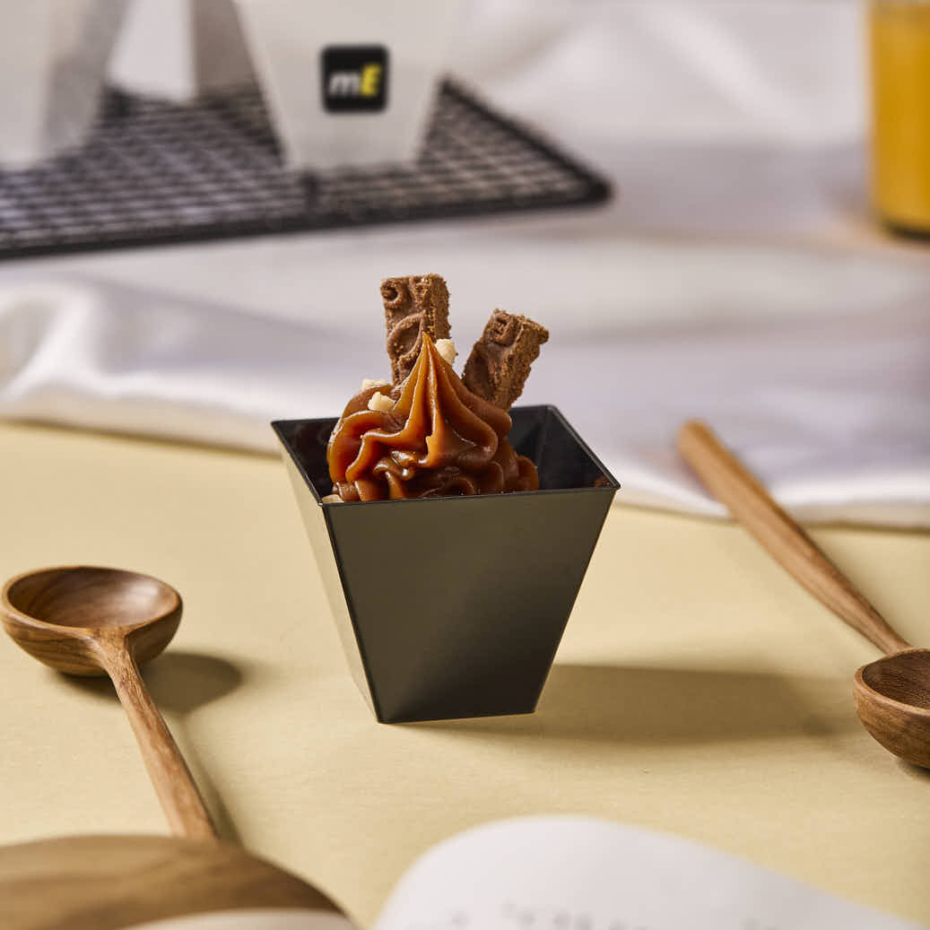 COPA PETITE CUADRADA PLASTICA NEGRA (5*5*4CM) BLISTER *24UNID.